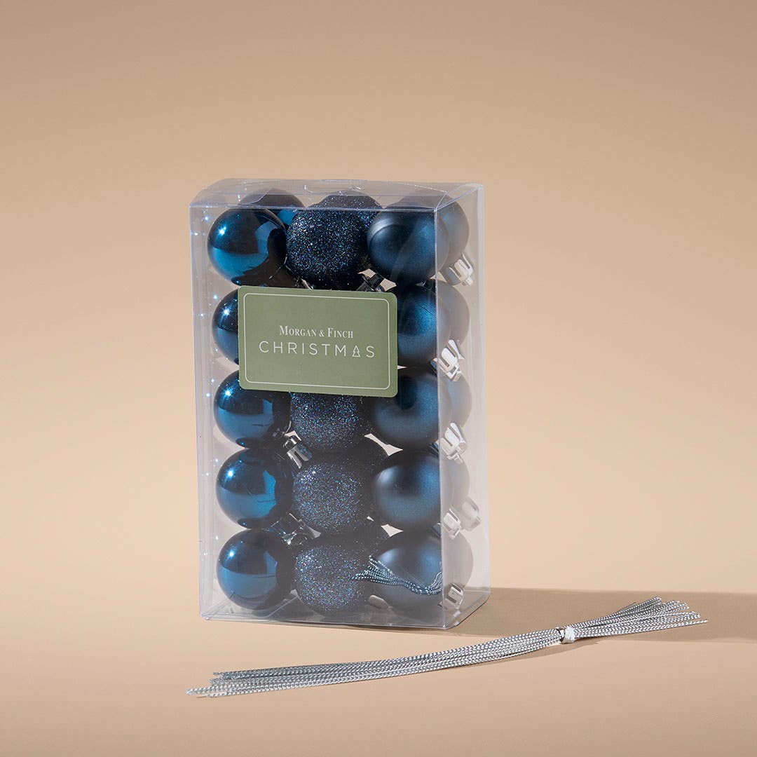 https://s3-ap-southeast-2.amazonaws.com/fusionfactory.commerceconnect.bbnt.production/pim_media/000/218/077/M_F_Xmas-26-27_HT_BOXEDBALLS_Boxed-Baubles-30mm-x-30_Midnight_27087302_PKG_SI.jpg?1785115350