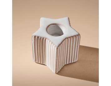 https://s3-ap-southeast-2.amazonaws.com/fusionfactory.commerceconnect.bbnt.production/pim_media/000/214/341/M_F_Xmas-26-27_HT_CANDLEHOL_Ribbed-Star-Taper-Candleholder_27032601_Detail-01_SI.jpg?1779927235