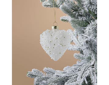 https://s3-ap-southeast-2.amazonaws.com/fusionfactory.commerceconnect.bbnt.production/pim_media/000/218/207/M_F_Xmas-26-27_LM_DECS_Glass-Beaded-Heart-Dec_27068001_SI.jpg?1785204555