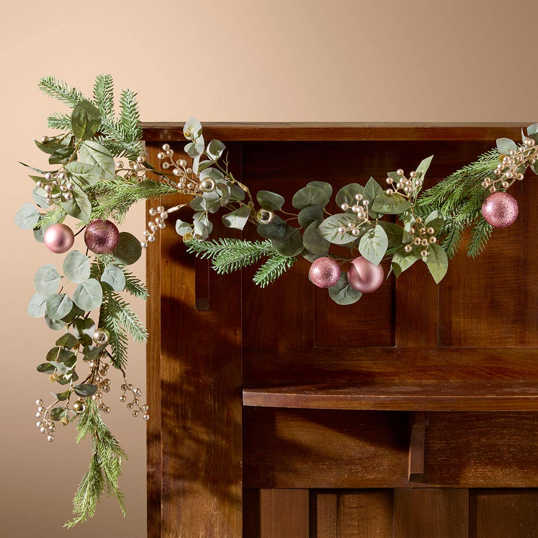 https://s3-ap-southeast-2.amazonaws.com/fusionfactory.commerceconnect.bbnt.production/pim_media/000/222/408/M_F_Xmas-26-27_LM_GARLAND_Bauble-_-Metallic-Berry-Garland_27178201_SI.jpg?1789601924