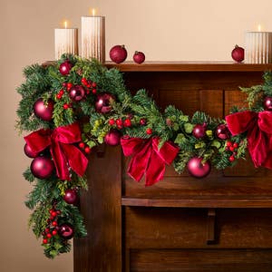 https://s3-ap-southeast-2.amazonaws.com/fusionfactory.commerceconnect.bbnt.production/pim_media/000/213/553/M_F_Xmas-26-27_MR_GARLAND_1.8m-Bauble-_-Velvet-Bow-Garland-Deep-Red_26275201_SCALE_SI.jpg?1779087352