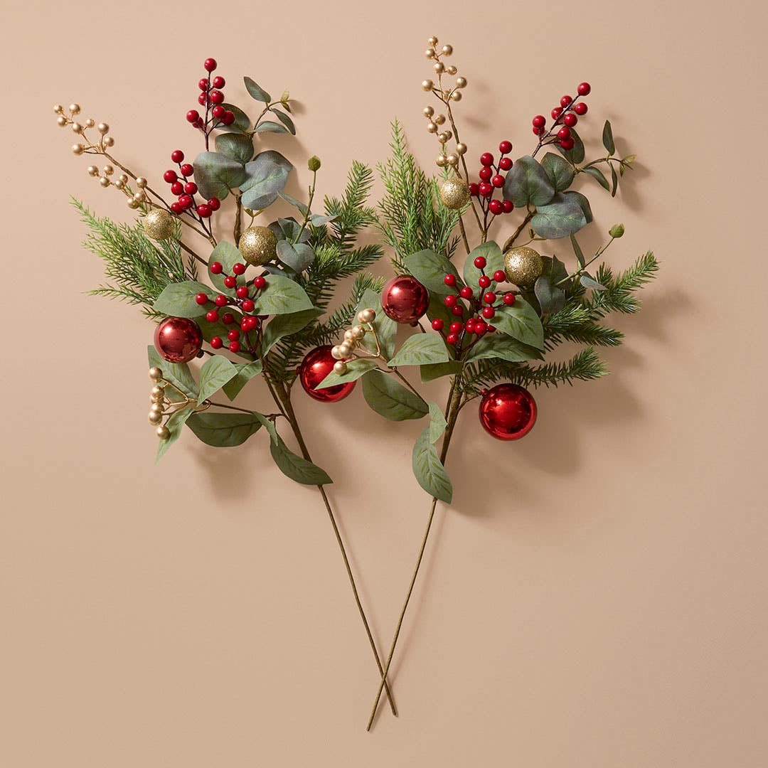 https://s3-ap-southeast-2.amazonaws.com/fusionfactory.commerceconnect.bbnt.production/pim_media/000/222/332/M_F_Xmas-26-27_MR_SPRAY_S2-Metallic-Leaf-_-Berry-Spray_27178701_SI.jpg?1789448570