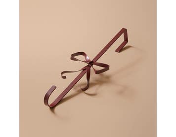 https://s3-ap-southeast-2.amazonaws.com/fusionfactory.commerceconnect.bbnt.production/pim_media/000/217/541/M_F_Xmas-26-27_MR_WREATH_Metal-Bow-Wreath-Hanger_27038001_SI.jpg?1784183692
