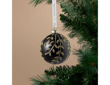 https://s3-ap-southeast-2.amazonaws.com/fusionfactory.commerceconnect.bbnt.production/pim_media/000/216/765/M_F_Xmas-26-27_S4_HT_DECS_Glass-Beaded-Lush-Foliage-Ball_27060001_SI.jpg?1783643992