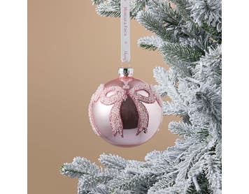 https://s3-ap-southeast-2.amazonaws.com/fusionfactory.commerceconnect.bbnt.production/pim_media/000/216/873/M_F_Xmas-26-27_S4_LM_DECS_Glass-Ball-w-Beaded-Bows_27060901_SI.jpg?1783665979