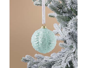 https://s3-ap-southeast-2.amazonaws.com/fusionfactory.commerceconnect.bbnt.production/pim_media/000/217/242/M_F_Xmas-26-27_S4_LM_DECS_Glass-Ball-w-Star-Sequin_27065101_SI.jpg?1784069498