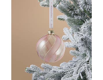 https://s3-ap-southeast-2.amazonaws.com/fusionfactory.commerceconnect.bbnt.production/pim_media/000/217/254/M_F_Xmas-26-27_S4_LM_DECS_Glass-Tint-_-Glitter-Swirl-Ball_27064401_SI.jpg?1784071015