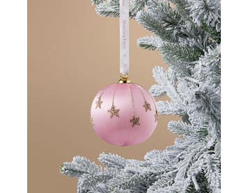 https://s3-ap-southeast-2.amazonaws.com/fusionfactory.commerceconnect.bbnt.production/pim_media/000/217/276/M_F_Xmas-26-27_S4_LM_DECS_Satin-Wrap-Ball-w-Stars_27086801_SI.jpg?1784076009