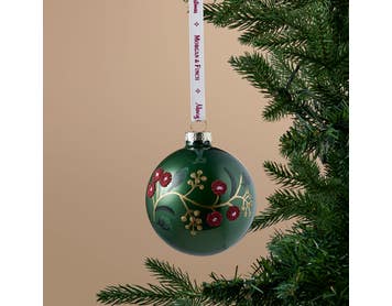 https://s3-ap-southeast-2.amazonaws.com/fusionfactory.commerceconnect.bbnt.production/pim_media/000/217/303/M_F_Xmas-26-27_S4_MR_DECS_Glass-Ball-w-Berry-_-Foliage_27078001_SI.jpg?1784078997
