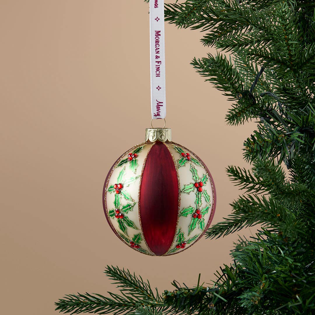 https://s3-ap-southeast-2.amazonaws.com/fusionfactory.commerceconnect.bbnt.production/pim_media/000/217/348/M_F_Xmas-26-27_S4_MR_DECS_Glass-Holly-Stripe-Ball_27063601_SI.jpg?1784082344