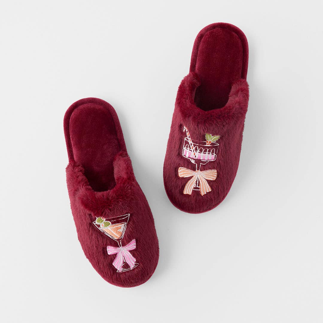 https://s3-ap-southeast-2.amazonaws.com/fusionfactory.commerceconnect.bbnt.production/pim_media/000/219/466/M_F_Xmas26-27_CG-Sip-Sip-Hooray-Slippers-S-M_Mulberry-_27197701_SI.jpg?1787034097