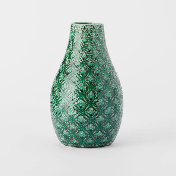 https://s3-ap-southeast-2.amazonaws.com/fusionfactory.commerceconnect.bbnt.production/pim_media/000/185/536/M_F_Zinnia-Ceramic-Vase-Lrg_Blue_26122401_SI.jpg?1735526289