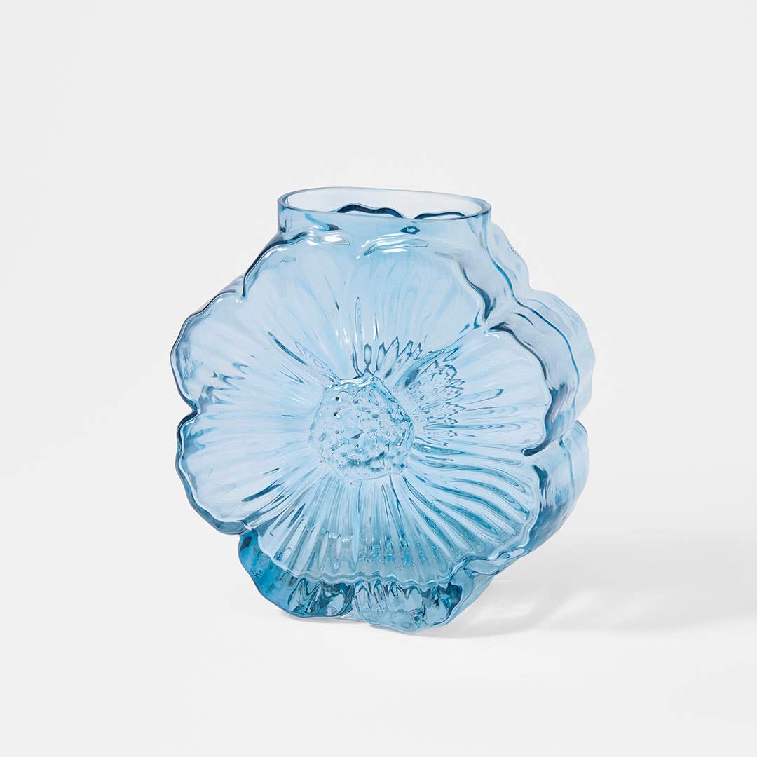 https://s3-ap-southeast-2.amazonaws.com/fusionfactory.commerceconnect.bbnt.production/pim_media/000/222/845/M_F__S26-27_Daisy_Glass_Vase_Sml_Blue_26923002_SI.jpg?1789972146