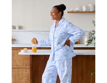 https://s3-ap-southeast-2.amazonaws.com/fusionfactory.commerceconnect.bbnt.production/pim_media/000/210/319/Pretty_Bow_Flannelette_Pyjamas.jpg?1772066208