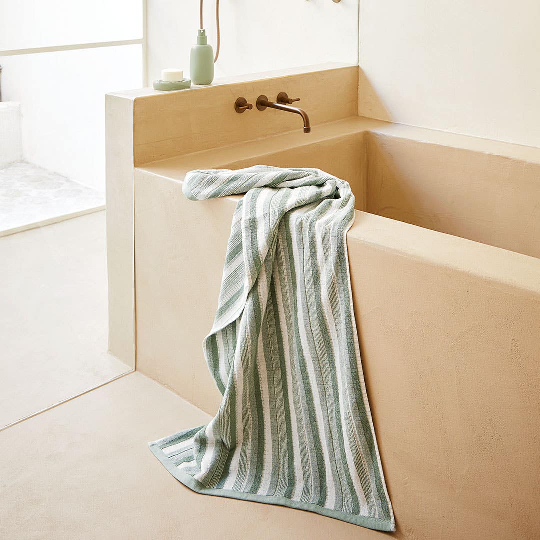 Bed bath and on sale table hand towels