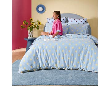 https://s3-ap-southeast-2.amazonaws.com/fusionfactory.commerceconnect.bbnt.production/pim_media/000/217/876/SC_S26-27_Bedlinen_BOP_Eloise_QC_0028_SI.jpg?1784510762
