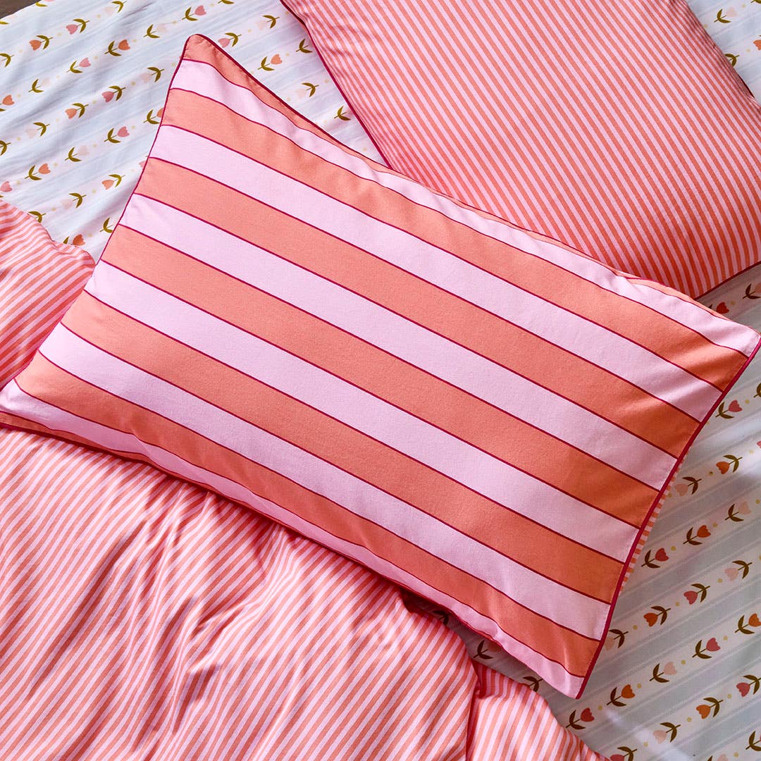 https://s3-ap-southeast-2.amazonaws.com/fusionfactory.commerceconnect.bbnt.production/pim_media/000/212/525/SC_W26_Bedlinen_BOP_Cami_Stripe_QQC_Pillow_SI.jpg?1776145544