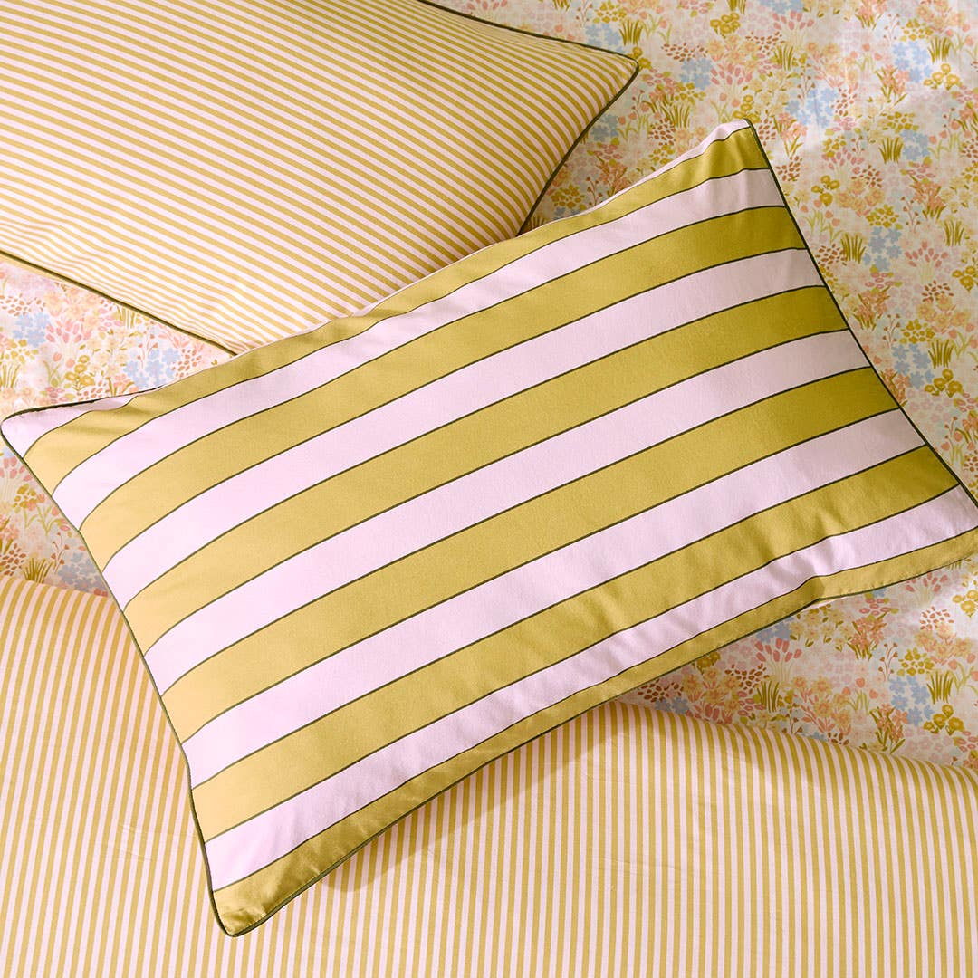 https://s3-ap-southeast-2.amazonaws.com/fusionfactory.commerceconnect.bbnt.production/pim_media/000/212/644/SC_W26_Bedlinen_BOP_Jessa_Stripe_QQC_Pillow_SI.jpg?1776218622