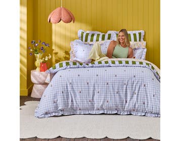 https://s3-ap-southeast-2.amazonaws.com/fusionfactory.commerceconnect.bbnt.production/pim_media/000/211/828/SC_W26_Bedlinen_BOP_Tulip_Check_QQC_2_SI.jpg?1774331096