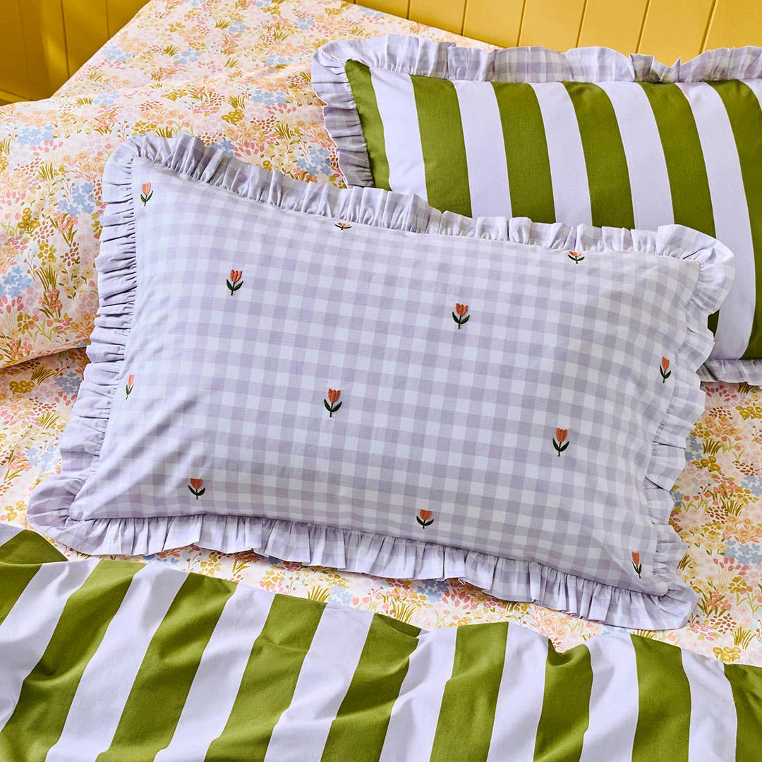 https://s3-ap-southeast-2.amazonaws.com/fusionfactory.commerceconnect.bbnt.production/pim_media/000/211/896/SC_W26_Bedlinen_BOP_Tulip_Check_QQC_Pillow.jpg?1774487079