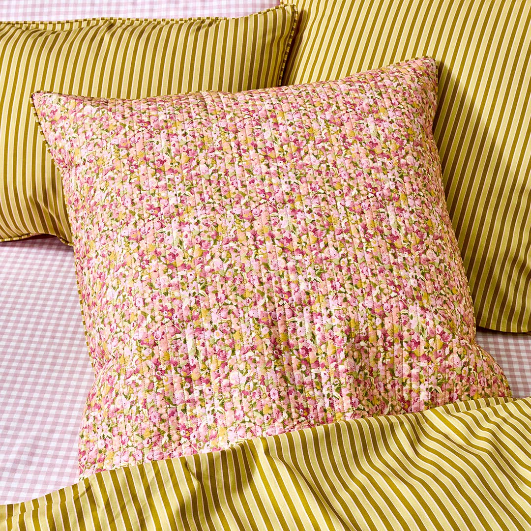 https://s3-ap-southeast-2.amazonaws.com/fusionfactory.commerceconnect.bbnt.production/pim_media/000/211/932/SC_W26_Bedlinen_BOP_Wild_Bloom_QQC_Euro_SI.jpg?1774488688