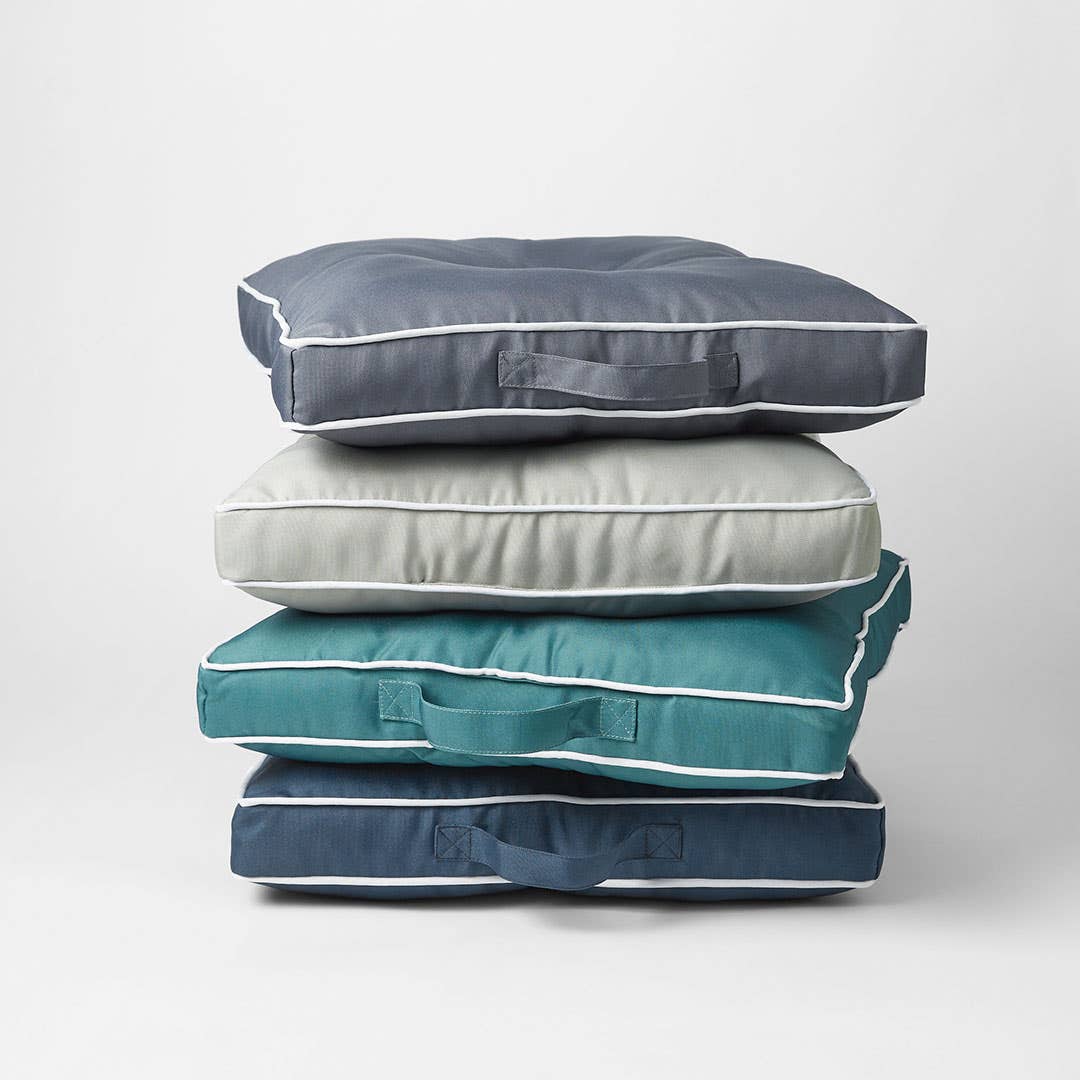 G_Panama CH_Cushions_Graphite/ White