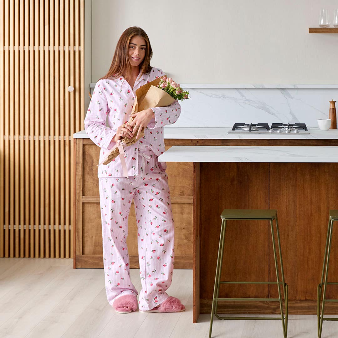 https://s3-ap-southeast-2.amazonaws.com/fusionfactory.commerceconnect.bbnt.production/pim_media/000/210/317/Rosie_Stripe_Flannelette_Pyjamas.jpg?1772063935