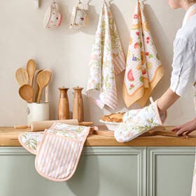 Shop Kitchen Aprons & Oven Mitts